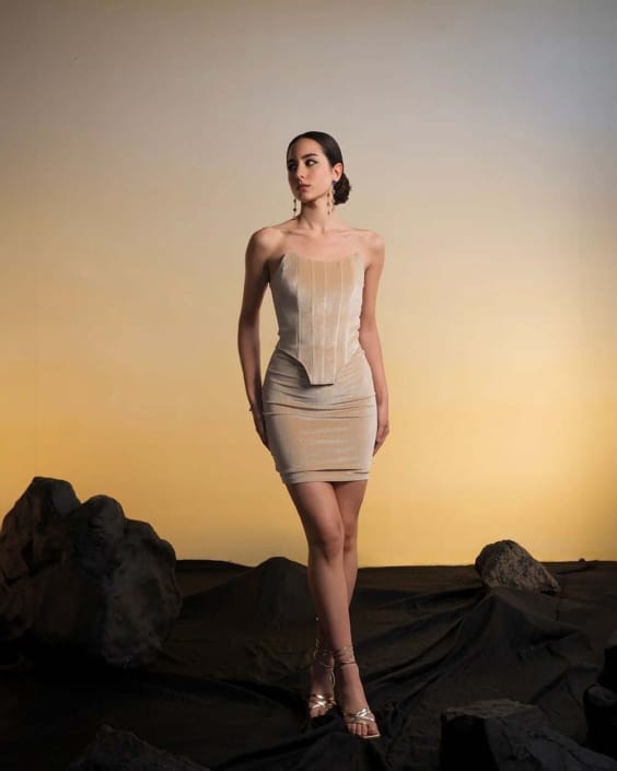 Agenzia Modelle Brescia • LUCREZIA N • WOMEN, Fotomodella Over 20