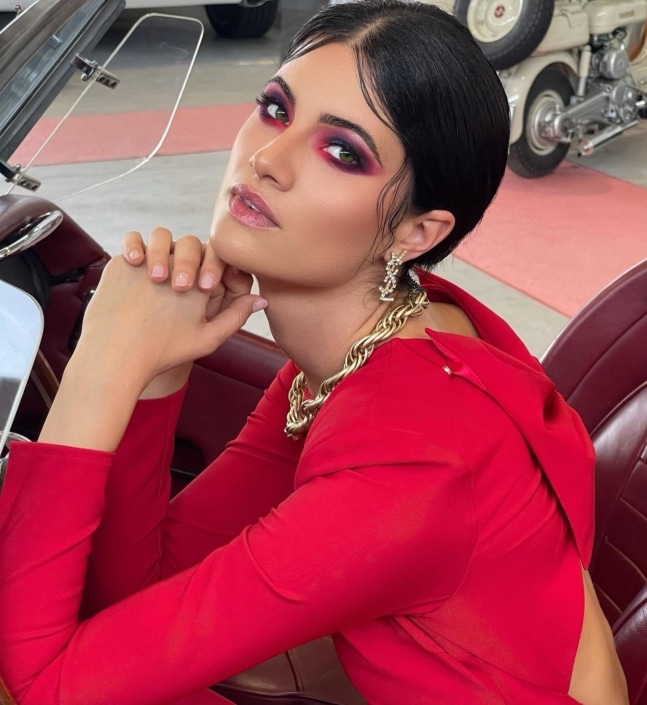 Agenzia Modelle Brescia • MARIA GIULIA M • Fotomodella Influencer, WOMEN, Fotomodella Over 20