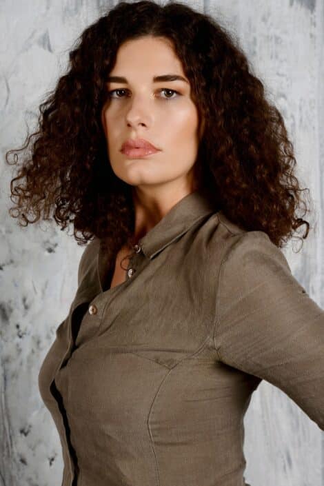 Agenzia Modelle Brescia • MARIA V • DEVELOPMENT, Fotomodella Legs / Hand, Fotomodella Over 30, Fotomodella Over 20