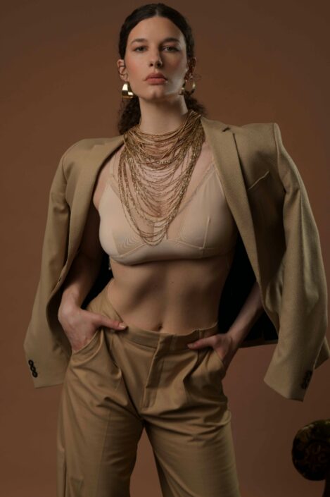 Agenzia Modelle Brescia • MARIA V • DEVELOPMENT, Fotomodella Legs / Hand, Fotomodella Over 30, Fotomodella Over 20