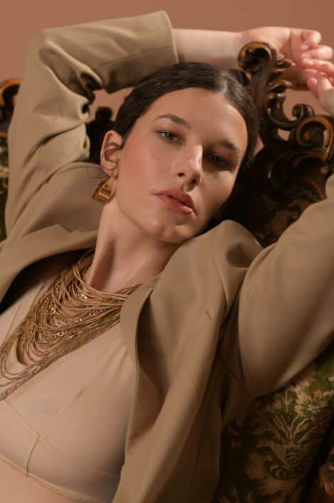 Agenzia Modelle Brescia • MARIA V • DEVELOPMENT, Fotomodella Legs / Hand, Fotomodella Over 30, Fotomodella Over 20