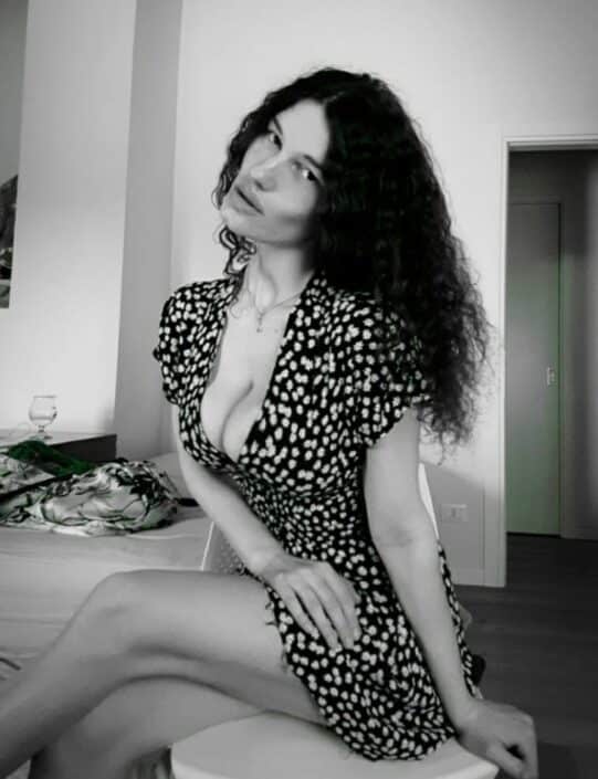 Agenzia Modelle Brescia • MARIA V • DEVELOPMENT, Fotomodella Legs / Hand, Fotomodella Over 30, Fotomodella Over 20