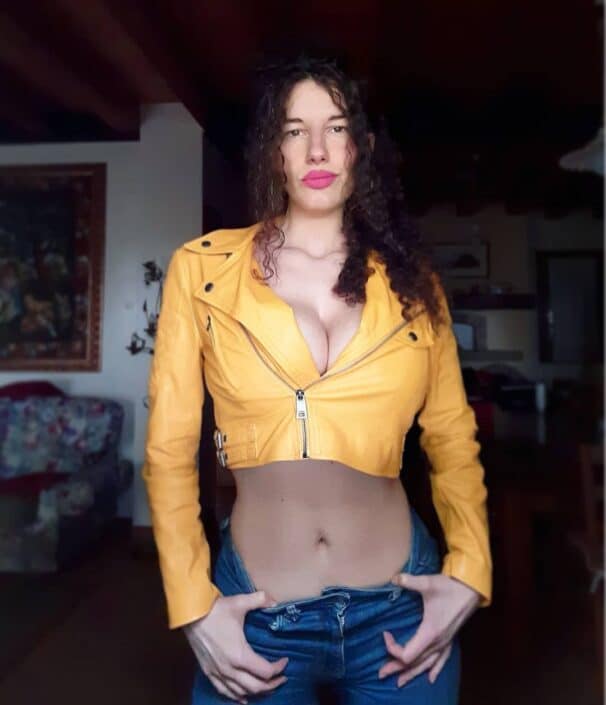 Agenzia Modelle Brescia • MARIA V • DEVELOPMENT, Fotomodella Legs / Hand, Fotomodella Over 30, Fotomodella Over 20