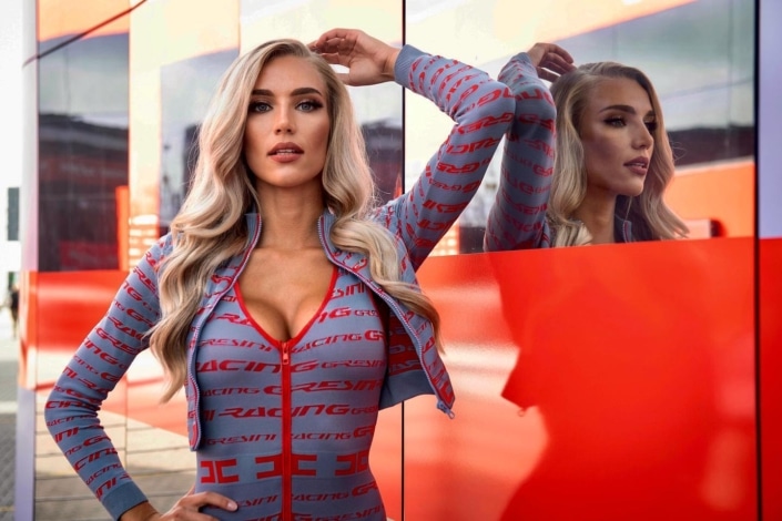 Agenzia Modelle Brescia • MARIELLE T • WOMEN, Fotomodella Legs / Hand, Fotomodella Over 30, Fotomodella Over 20