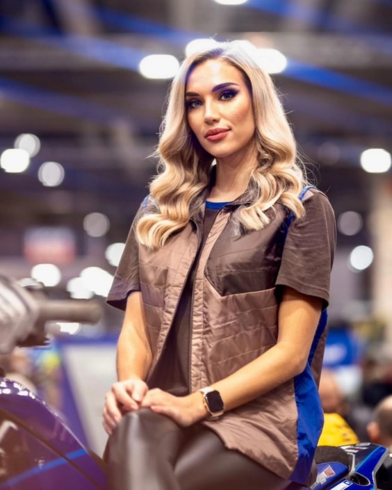 Agenzia Modelle Brescia • MARIELLE T • WOMEN, Fotomodella Legs / Hand, Fotomodella Over 30, Fotomodella Over 20