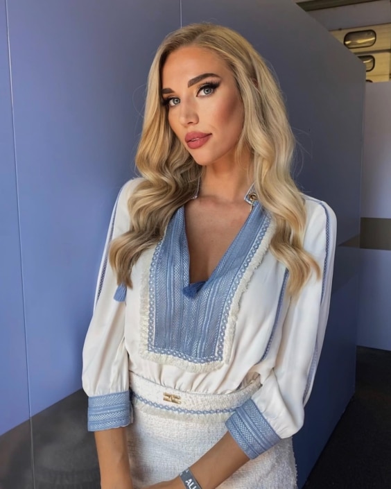 Agenzia Modelle Brescia • MARIELLE T • WOMEN, Fotomodella Legs / Hand, Fotomodella Over 30, Fotomodella Over 20