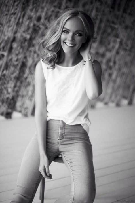 Agenzia Modelle Brescia • MARINA K • WOMEN, Fotomodella Legs / Hand, Fotomodella Over 30, PIEDE/SHOES 37