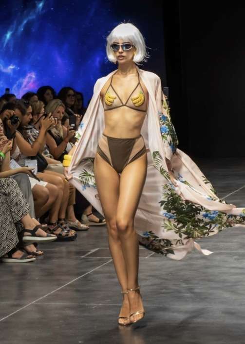 Agenzia Modelle Brescia &bull; MARTINA BR &bull; Fotomodella Influencer, WOMEN, Fotomodella Legs / Hand, Fotomodella Over 20