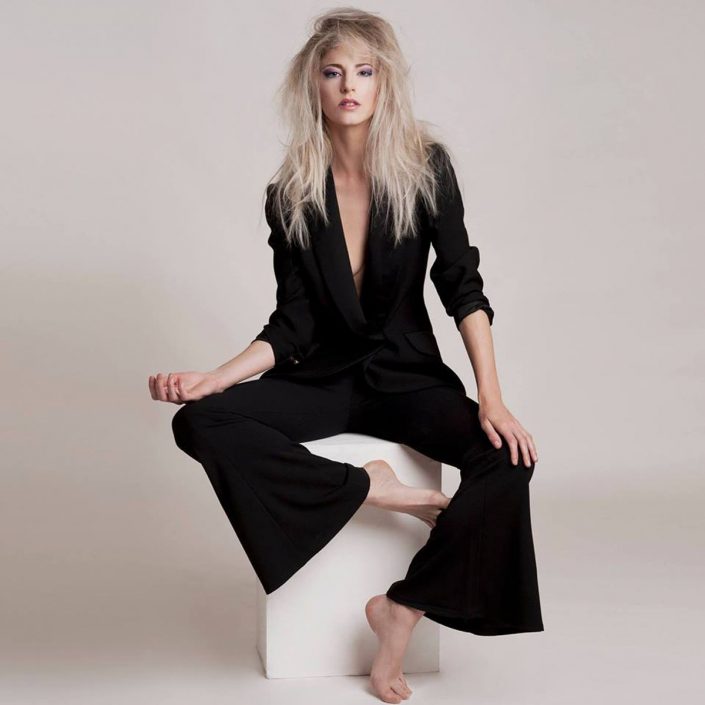 Agenzia Modelle Brescia • MARTINA K • WOMEN, Fotomodella Legs / Hand, Fotomodella Over 30