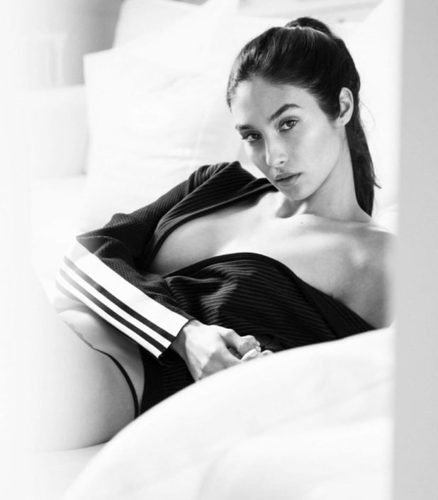 Agenzia Modelle Brescia • NINA H • WOMEN, Fotomodella Legs / Hand, Fotomodella Over 30, Fotomodella Over 20, PIEDE/SHOES 37