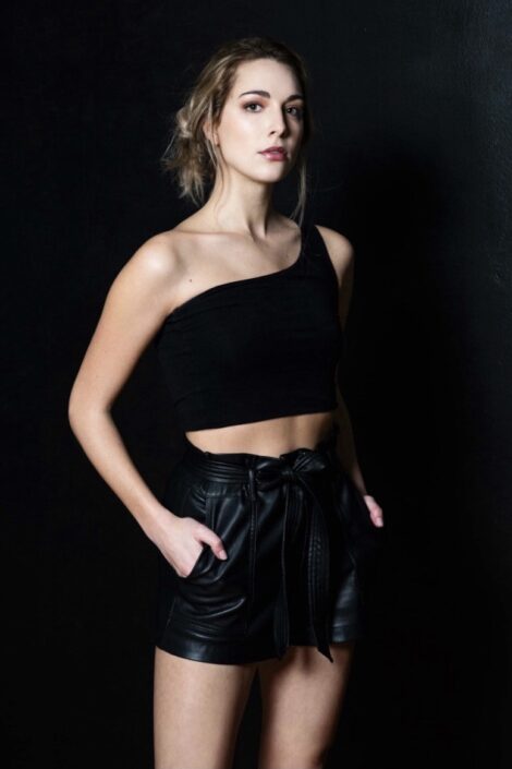 Agenzia Modelle Brescia • OLIVIA G • WOMEN, Fotomodella Legs / Hand, Fotomodella Over 20, PIEDE/SHOES 37