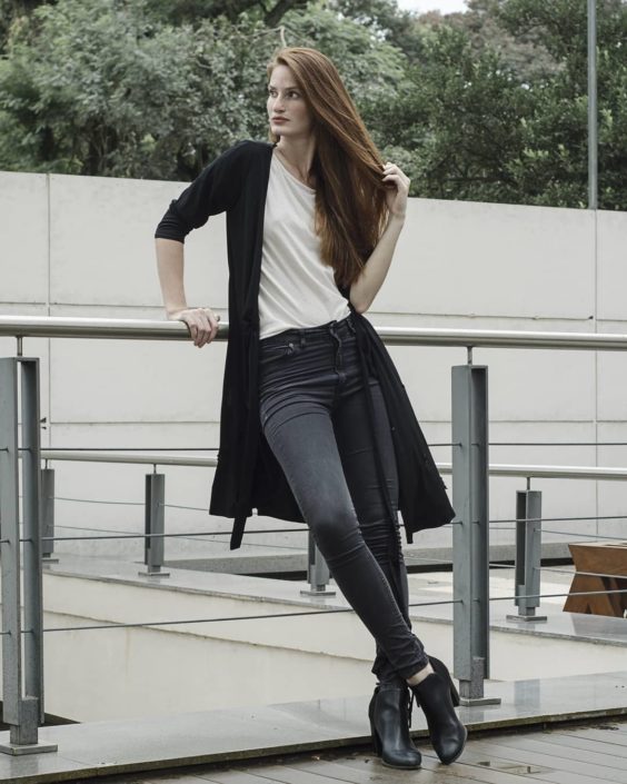 Agenzia Modelle Brescia • PAULA E • WOMEN, Fotomodella Legs / Hand, Fotomodella Over 30