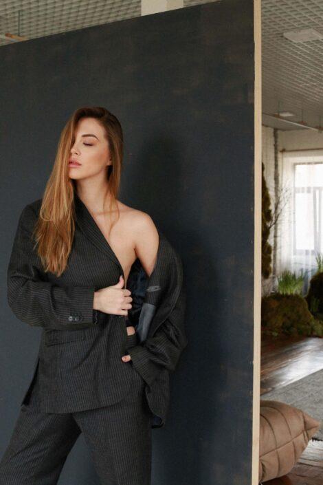 Agenzia Modelle Brescia • POLINA F • Fotomodella Influencer, WOMEN, Fotomodella Over 20