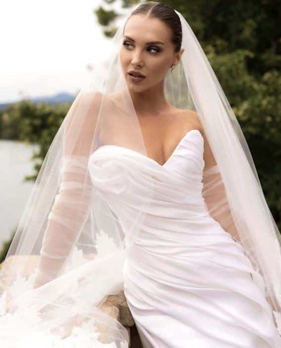 Agenzia Modelle Brescia • POLINA F • Fotomodella Influencer, WOMEN, Fotomodella Over 20