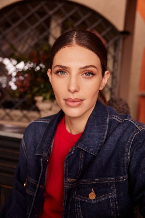 Agenzia Modelle Brescia &bull; SABRINA Z &bull; Fotomodella Influencer, WOMEN, Fotomodella Legs / Hand, Fotomodella Over 30