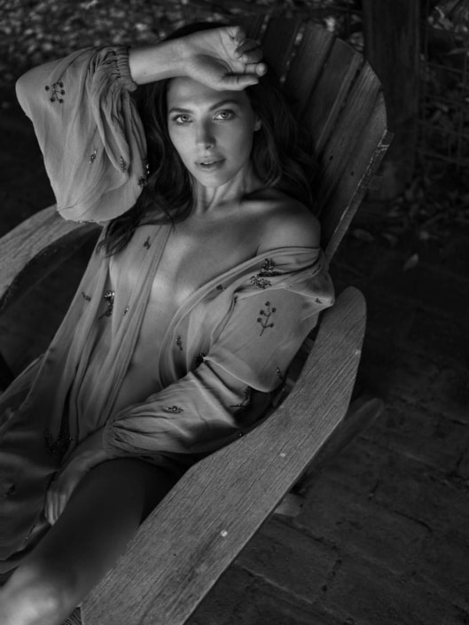 Agenzia Modelle Brescia &bull; SABRINA Z &bull; Fotomodella Influencer, WOMEN, Fotomodella Legs / Hand, Fotomodella Over 30