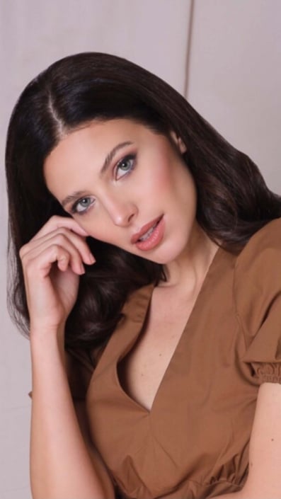 Agenzia Modelle Brescia &bull; SABRINA Z &bull; Fotomodella Influencer, WOMEN, Fotomodella Legs / Hand, Fotomodella Over 30