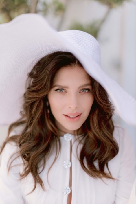 Agenzia Modelle Brescia &bull; SABRINA Z &bull; Fotomodella Influencer, WOMEN, Fotomodella Legs / Hand, Fotomodella Over 30