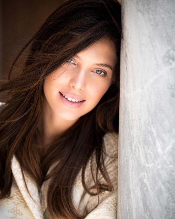 Agenzia Modelle Brescia &bull; SABRINA Z &bull; Fotomodella Influencer, WOMEN, Fotomodella Legs / Hand, Fotomodella Over 30