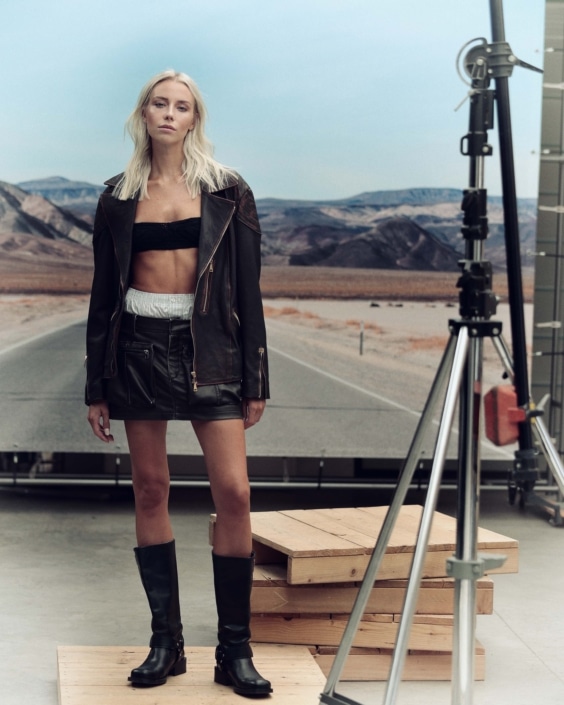 Agenzia Modelle Brescia • SARA BAR • WOMEN, Fotomodella Legs / Hand, Fotomodella Over 30, Fotomodella Over 20