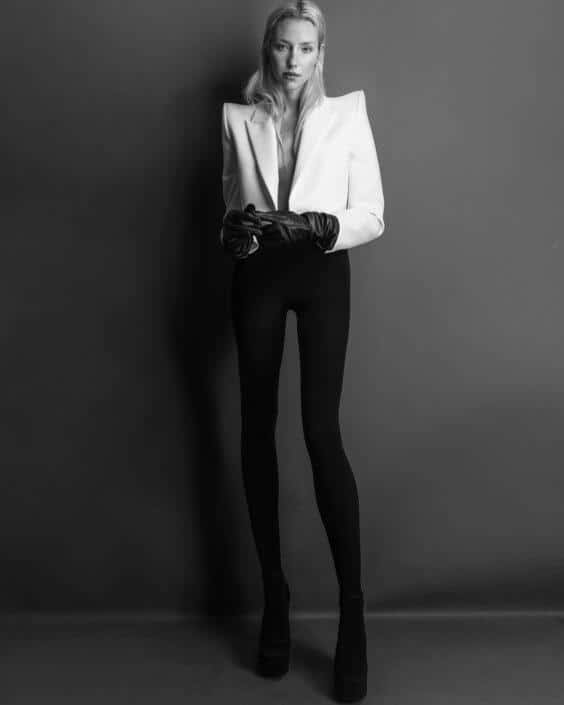 Agenzia Modelle Brescia • SARA BAR • WOMEN, Fotomodella Legs / Hand, Fotomodella Over 30, Fotomodella Over 20