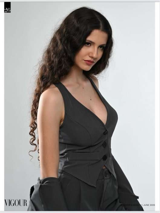 Agenzia Modelle Brescia &bull; SARA BI &bull; Fotomodella Influencer, WOMEN, PIEDE/SHOES 37