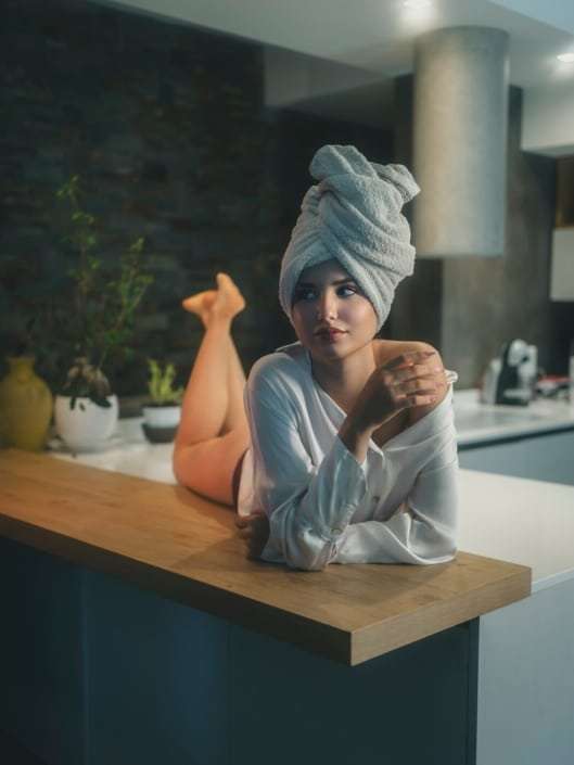 Agenzia Modelle Brescia &bull; SARA BI &bull; Fotomodella Influencer, WOMEN, PIEDE/SHOES 37