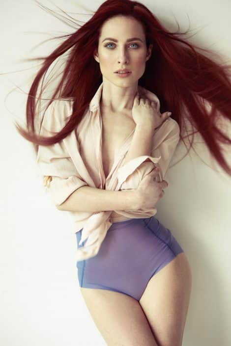Agenzia Modelle Brescia • SARA T • DEVELOPMENT, Fotomodella Legs / Hand, Fotomodella Over 30, Fotomodella Over 20, PIEDE/SHOES 37