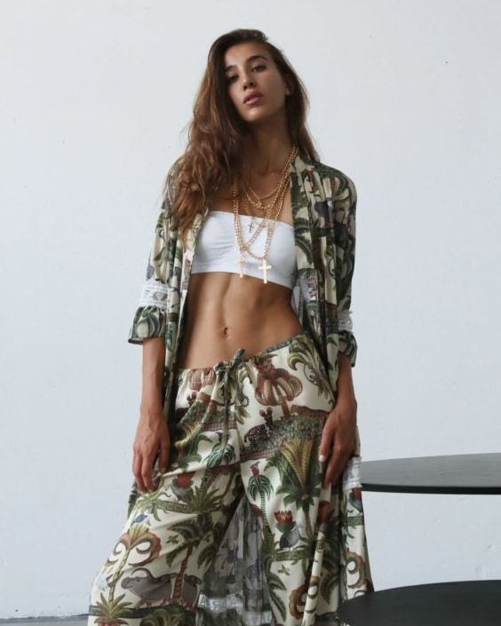 Agenzia Modelle Brescia • SOFIA BO • WOMEN, Fotomodella Legs / Hand, Fotomodella Over 20