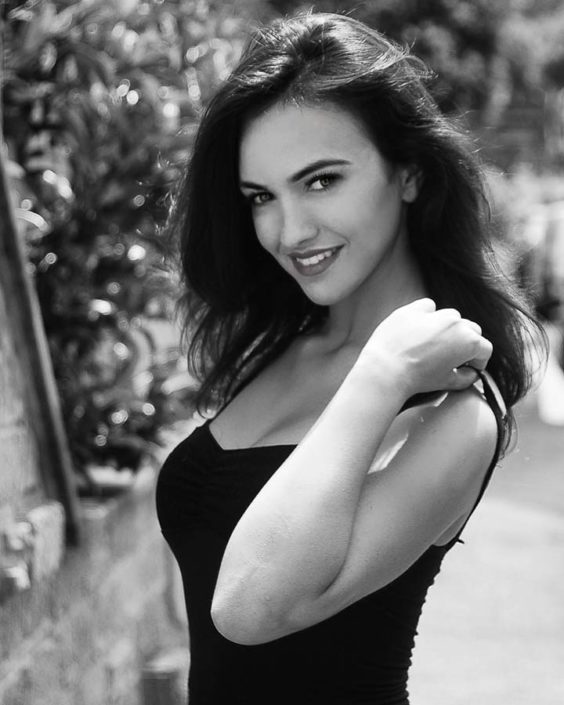 Agenzia Modelle Brescia • SONIA DF • NEW FACES, Fotomodella Over 20, Fotomodello Under 18, Fotomodella, PIEDE/SHOES 37