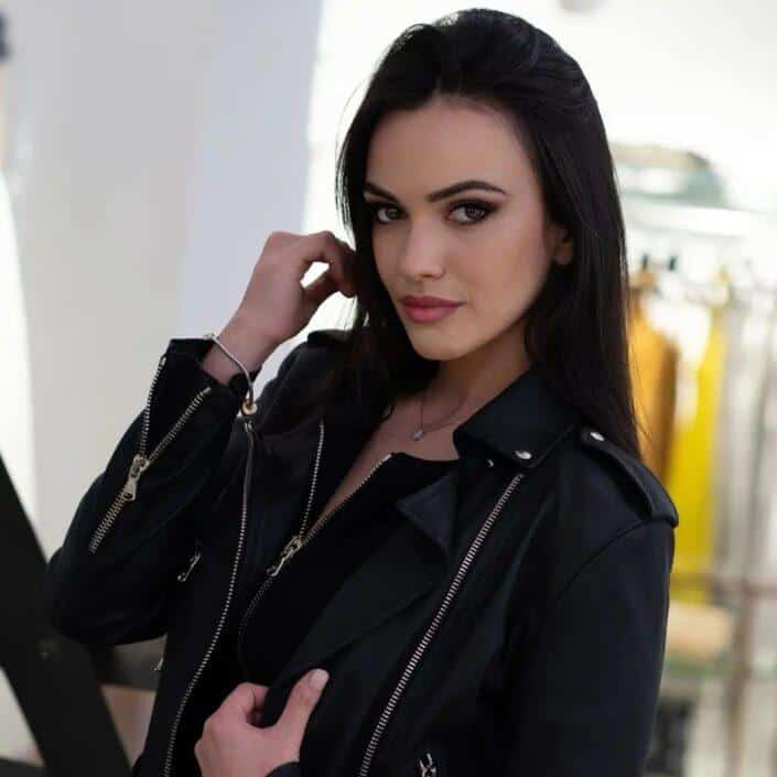 Agenzia Modelle Brescia • SONIA DF • NEW FACES, Fotomodella Over 20, Fotomodello Under 18, Fotomodella, PIEDE/SHOES 37