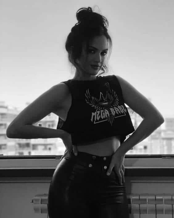 Agenzia Modelle Brescia • SONIA DF • NEW FACES, Fotomodella Over 20, Fotomodello Under 18, Fotomodella, PIEDE/SHOES 37