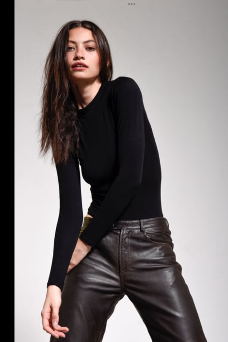 Agenzia Modelle Brescia &bull; THAISA R &bull; Fotomodella Influencer, WOMEN, Fotomodella Legs / Hand, Fotomodella Over 30