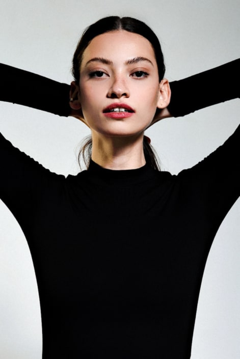 Agenzia Modelle Brescia &bull; THAISA R &bull; Fotomodella Influencer, WOMEN, Fotomodella Legs / Hand, Fotomodella Over 30