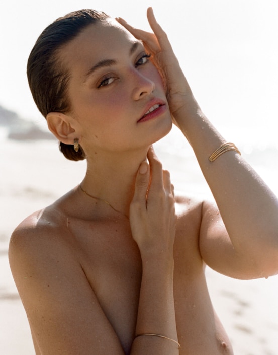 Agenzia Modelle Brescia &bull; THAISA R &bull; Fotomodella Influencer, WOMEN, Fotomodella Legs / Hand, Fotomodella Over 30