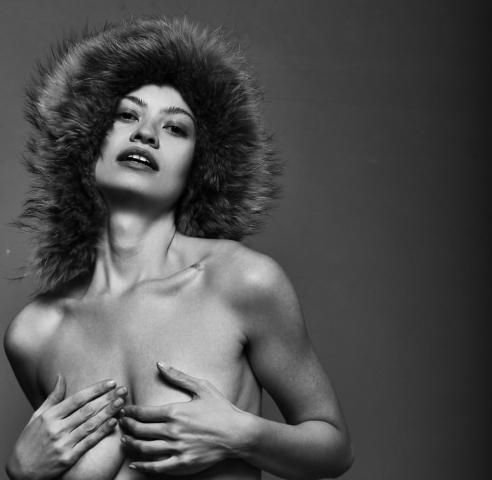 Agenzia Modelle Brescia &bull; THAISA R &bull; Fotomodella Influencer, WOMEN, Fotomodella Legs / Hand, Fotomodella Over 30