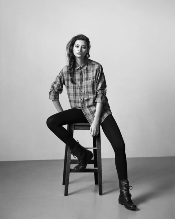 Agenzia Modelle Brescia • THAISA R • Fotomodella Influencer, WOMEN, Fotomodella Legs / Hand, Fotomodella Over 30