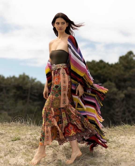 Agenzia Modelle Brescia • THAISA R • Fotomodella Influencer, WOMEN, Fotomodella Legs / Hand, Fotomodella Over 30