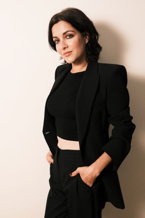 Agenzia Modelle Brescia • Valerie G • SILVER, Fotomodella Over 40, Fotomodella Over 50, Fotomodella Over 60, Fotomodella Over 70, PIEDE/SHOES 37