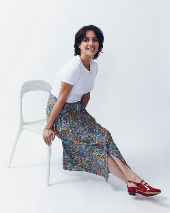 Agenzia Modelle Brescia • Valerie G • SILVER, Fotomodella Over 40, Fotomodella Over 50, Fotomodella Over 60, Fotomodella Over 70, PIEDE/SHOES 37