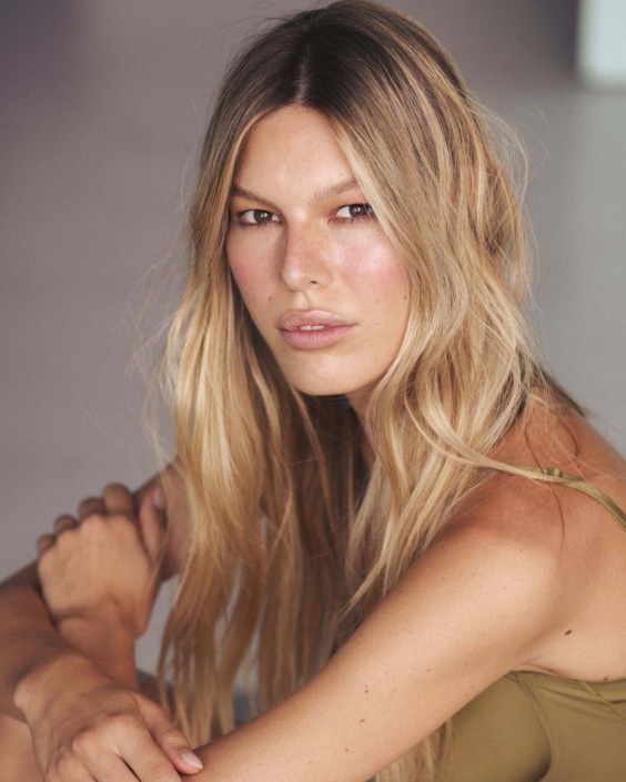 Agenzia Modelle Brescia • VIRGINIA A • Fotomodella Influencer, WOMEN, Fotomodella Legs / Hand, Fotomodella Over 30, Fotomodella Over 20