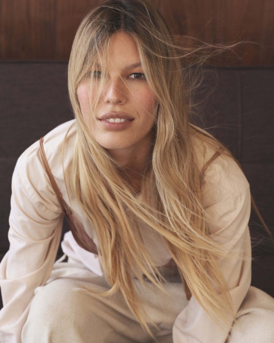 Agenzia Modelle Brescia • VIRGINIA A • Fotomodella Influencer, WOMEN, Fotomodella Legs / Hand, Fotomodella Over 30, Fotomodella Over 20