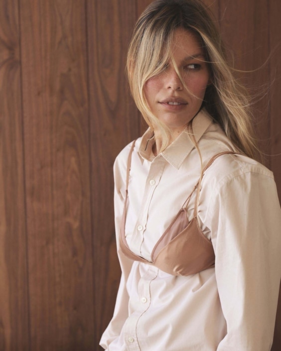 Agenzia Modelle Brescia • VIRGINIA A • Fotomodella Influencer, WOMEN, Fotomodella Legs / Hand, Fotomodella Over 30, Fotomodella Over 20