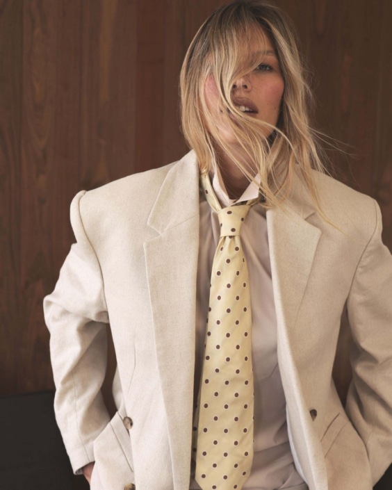 Agenzia Modelle Brescia • VIRGINIA A • Fotomodella Influencer, WOMEN, Fotomodella Legs / Hand, Fotomodella Over 30, Fotomodella Over 20