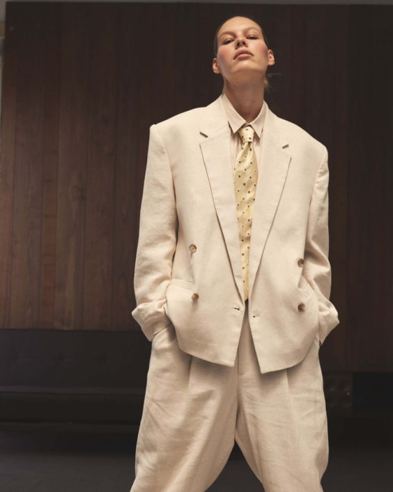 Agenzia Modelle Brescia • VIRGINIA A • Fotomodella Influencer, WOMEN, Fotomodella Legs / Hand, Fotomodella Over 30, Fotomodella Over 20