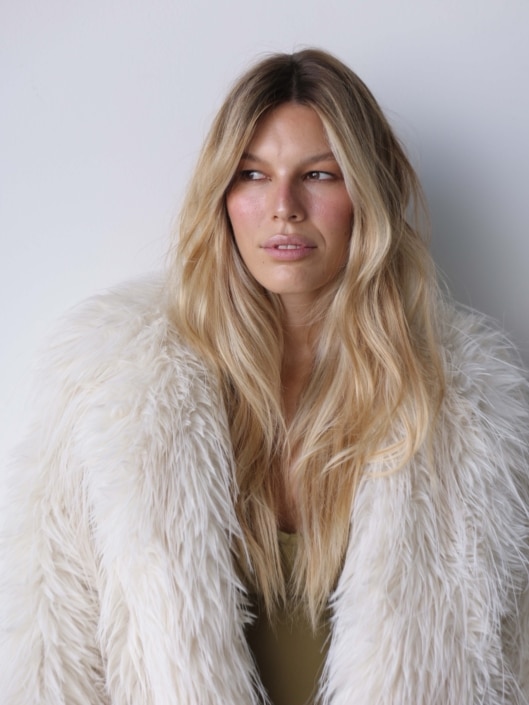 Agenzia Modelle Brescia • VIRGINIA A • Fotomodella Influencer, WOMEN, Fotomodella Legs / Hand, Fotomodella Over 30, Fotomodella Over 20