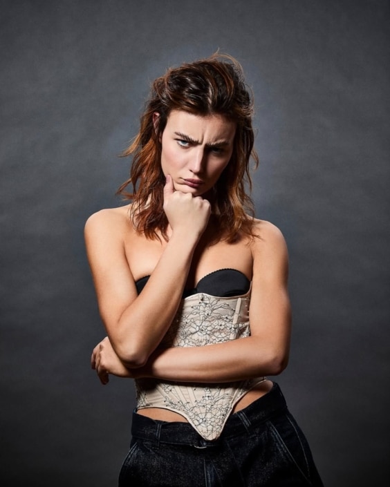 Agenzia Modelle Brescia &bull; ALESSIA AC &bull; Fotomodella Influencer, WOMEN, Fotomodella Legs / Hand, Fotomodella Di Colore, Fotomodella Over 30