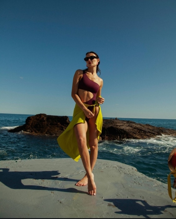 Agenzia Modelle Brescia &bull; ALESSIA AC &bull; Fotomodella Influencer, WOMEN, Fotomodella Legs / Hand, Fotomodella Di Colore, Fotomodella Over 30