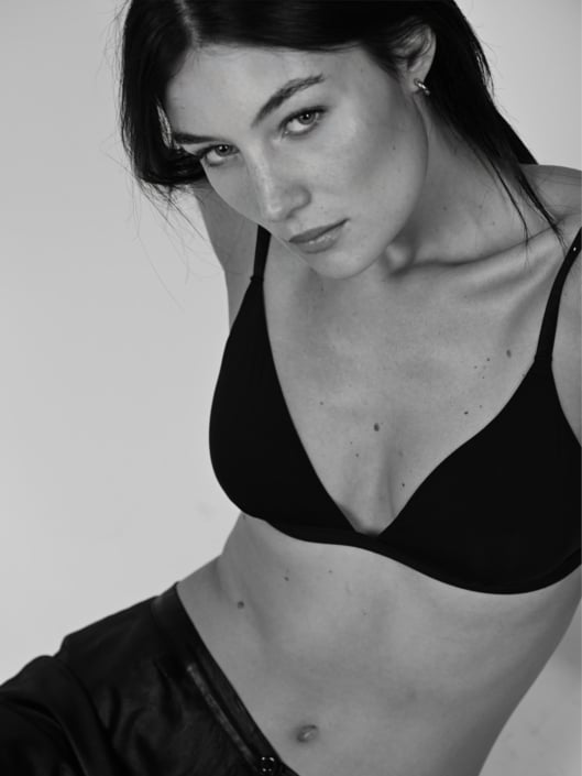 Agenzia Modelle Brescia &bull; ALESSIA AC &bull; Fotomodella Influencer, WOMEN, Fotomodella Legs / Hand, Fotomodella Di Colore, Fotomodella Over 30