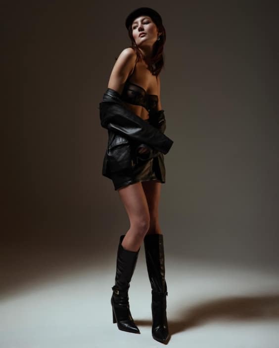 Agenzia Modelle Brescia &bull; ALESSIA AC &bull; Fotomodella Influencer, WOMEN, Fotomodella Legs / Hand, Fotomodella Di Colore, Fotomodella Over 30